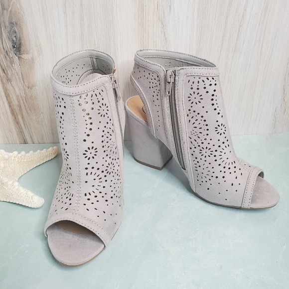 NEW Grey Vegan Suede Peep Toe Chunky Heels - Picture 3 of 10